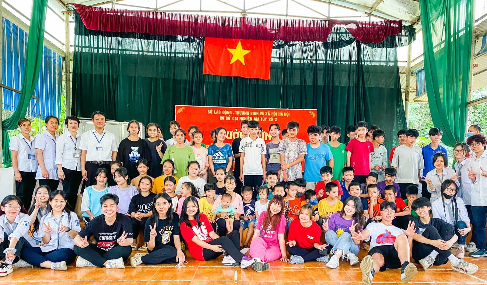 The organisers and the Top 10 Ambassadors on Volunteer Day